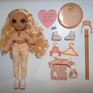 Georgia Bloom (Series 3, missing comb)